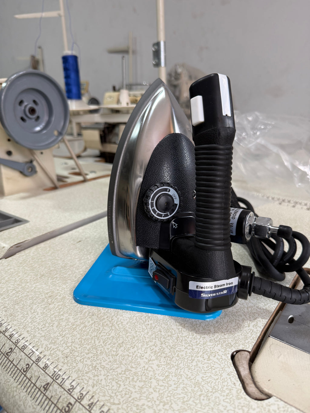 Gravity Steam Iron